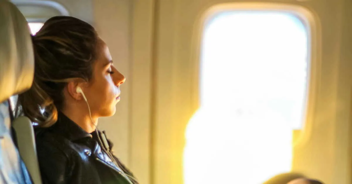 United Airlines introduces headphone rule to keep flights peaceful